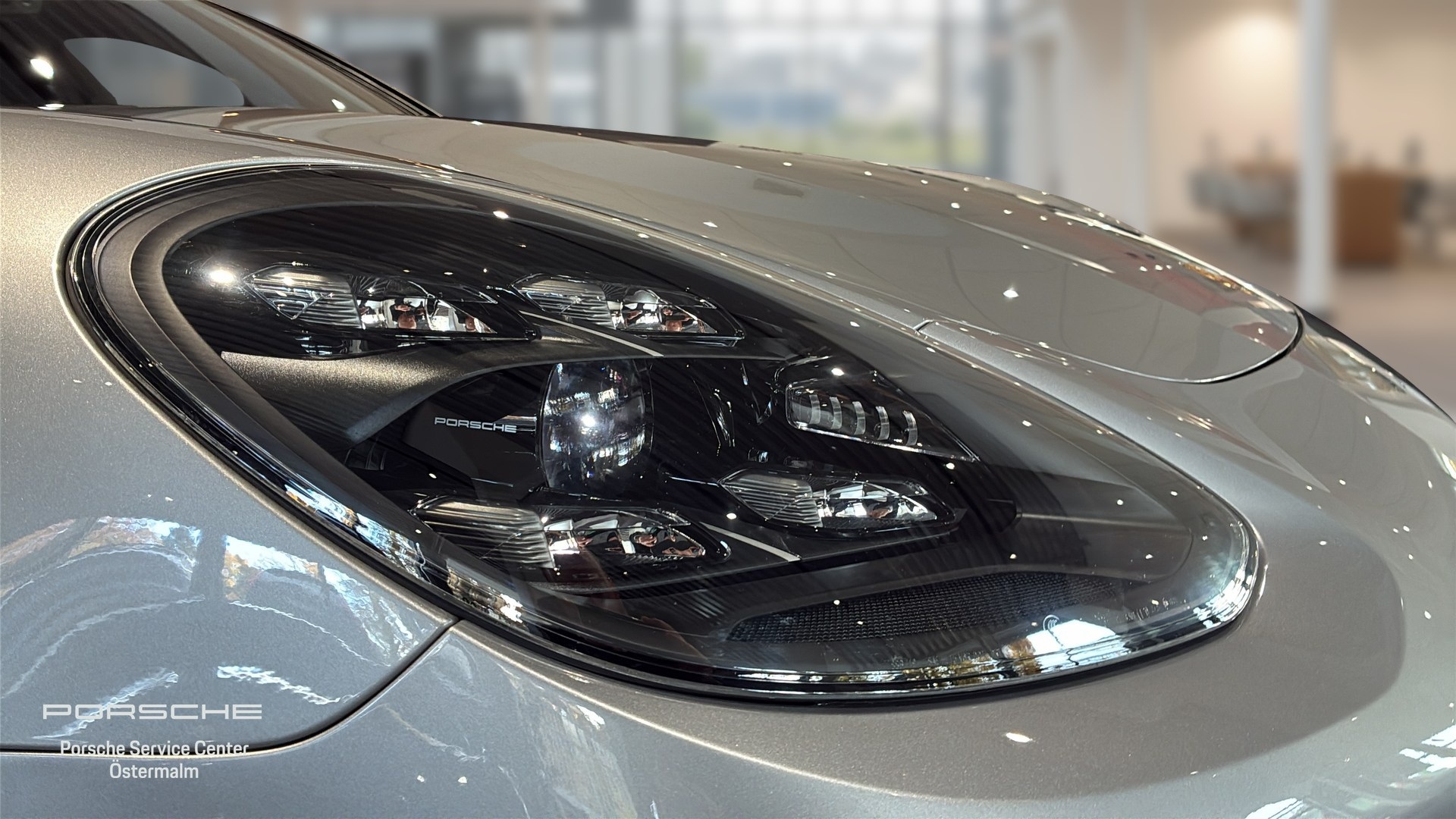 Porsche Panamera FOA08U