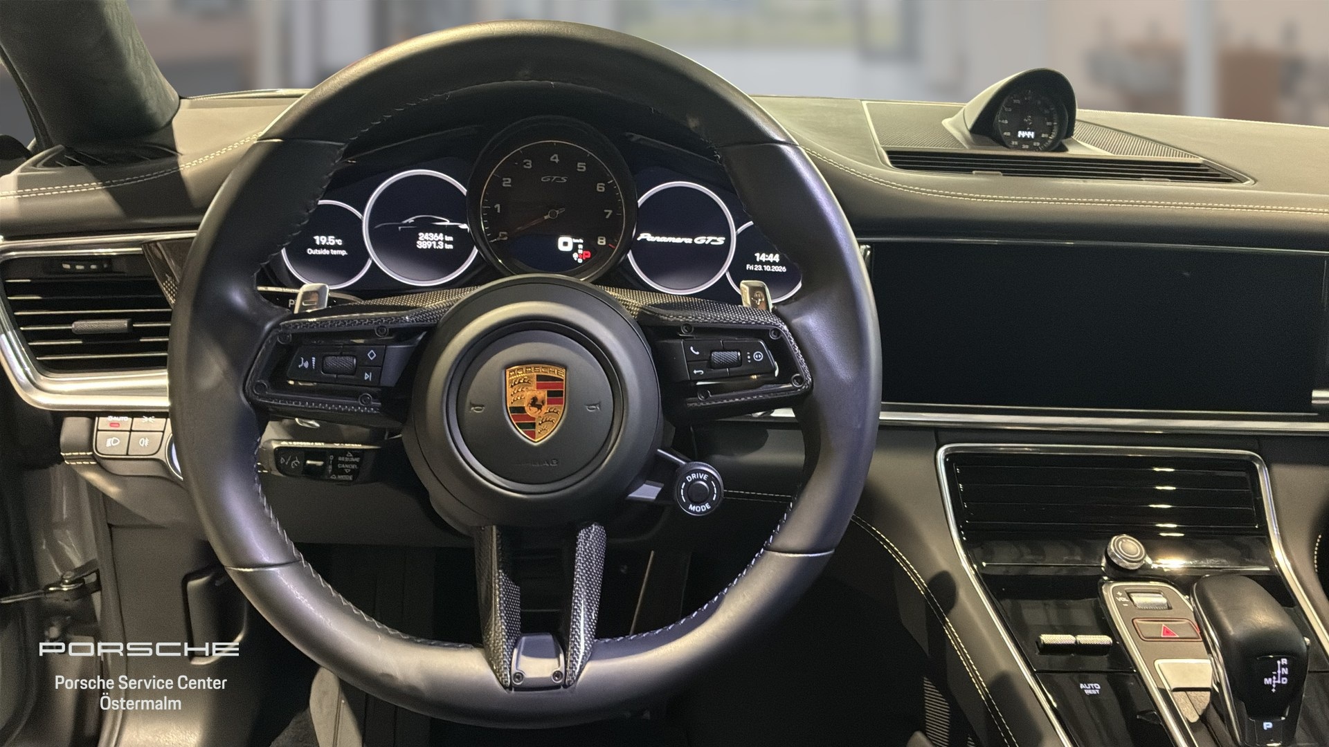 Porsche Panamera FOA08U