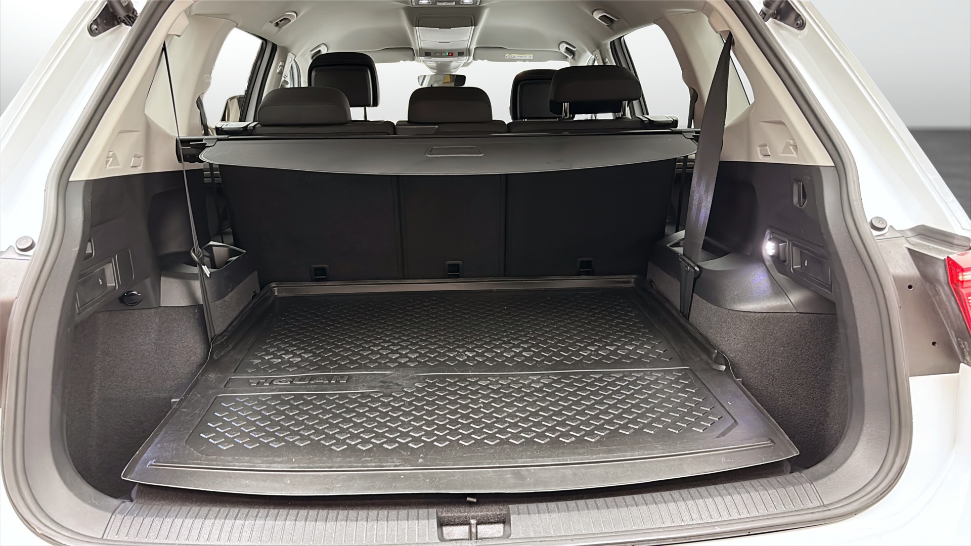 Volkswagen Tiguan Allspace FOG36F