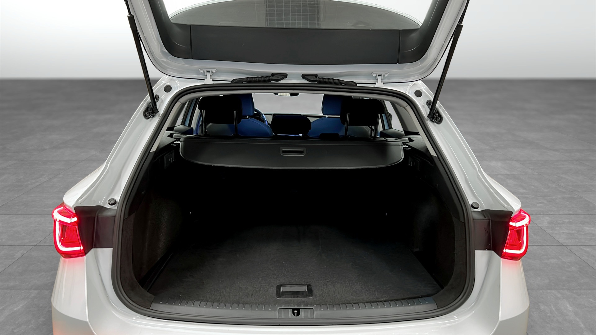 SEAT Leon Sportstourer FRA89N