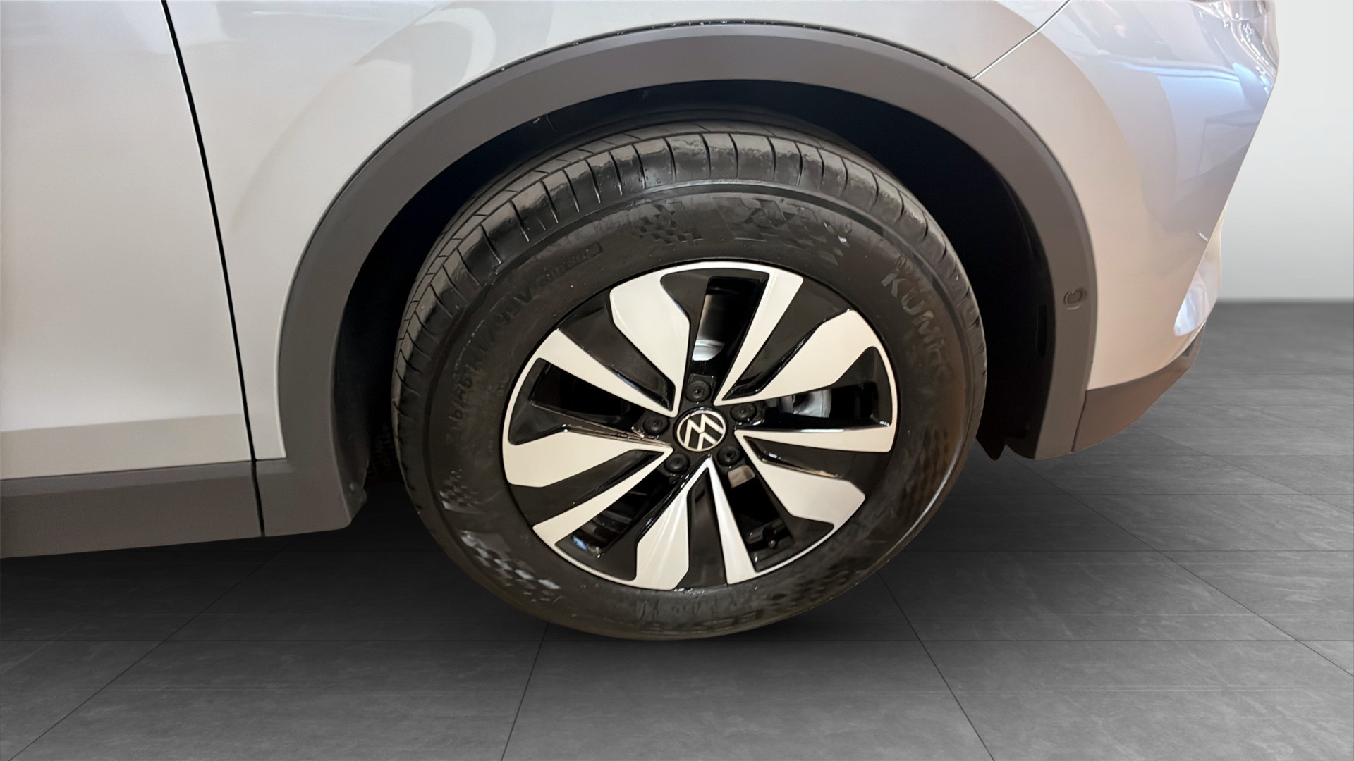 Volkswagen Tiguan FRB28B