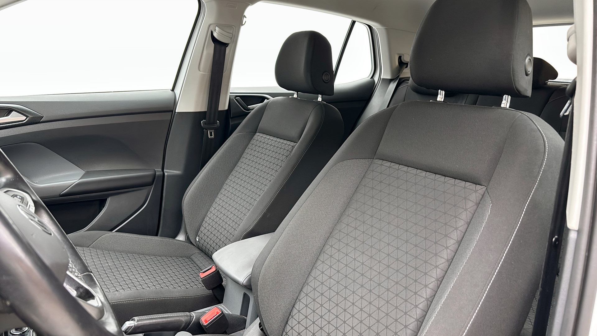 Volkswagen T-Cross FRZ47F
