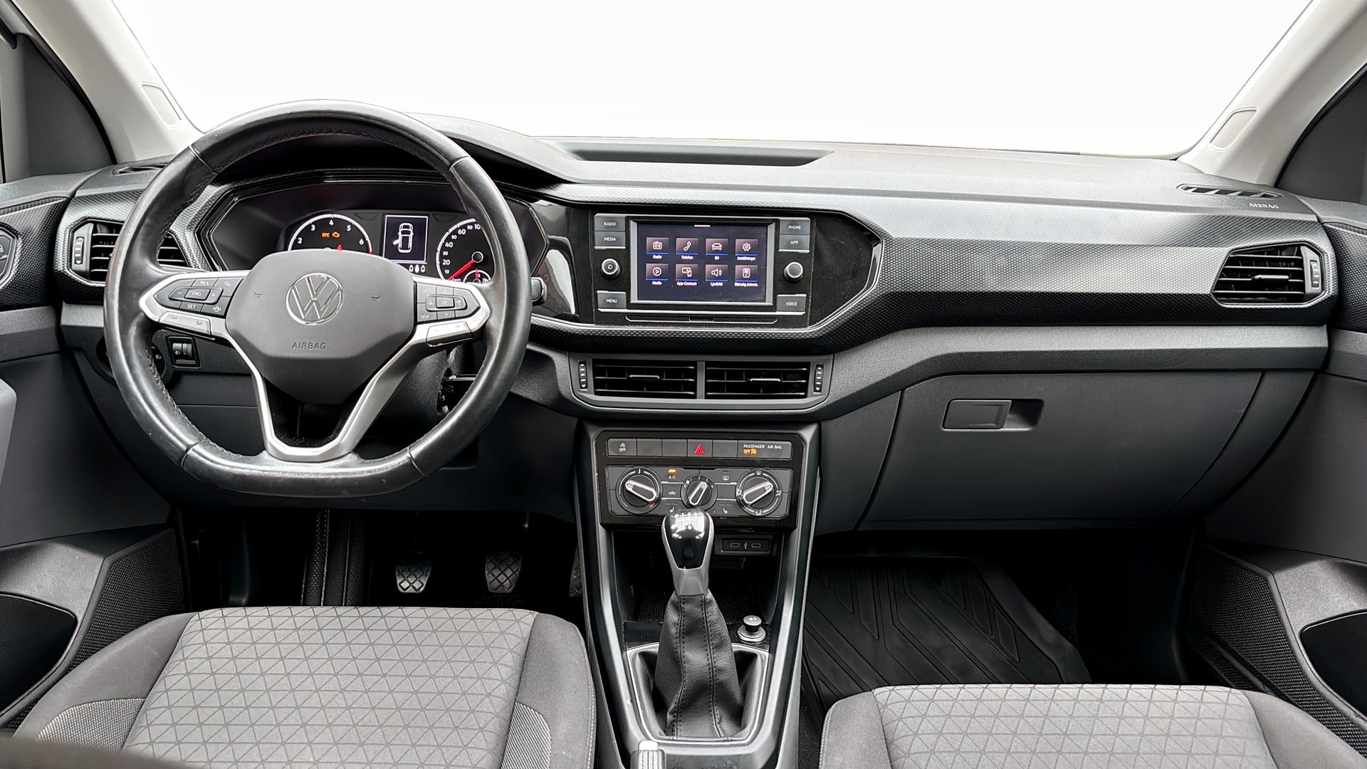 Volkswagen T-Cross FRZ47F