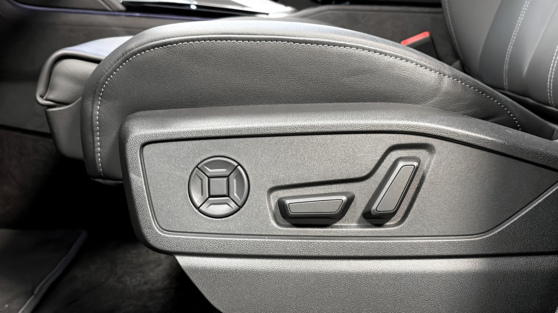 Audi Q5 Sportback FSW02U