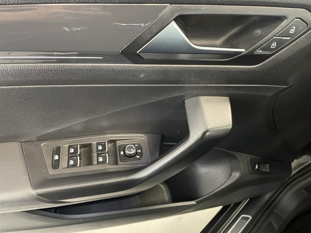 Volkswagen T-Roc FTU531
