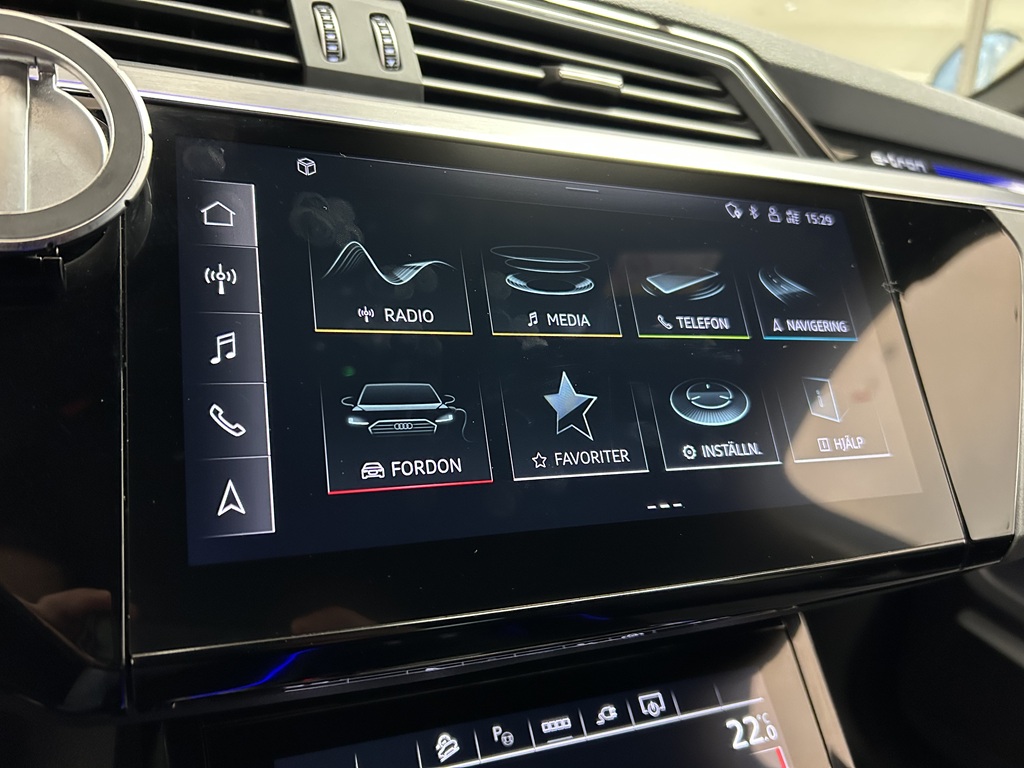 Audi Q8 Sportback e-tron FUA26B