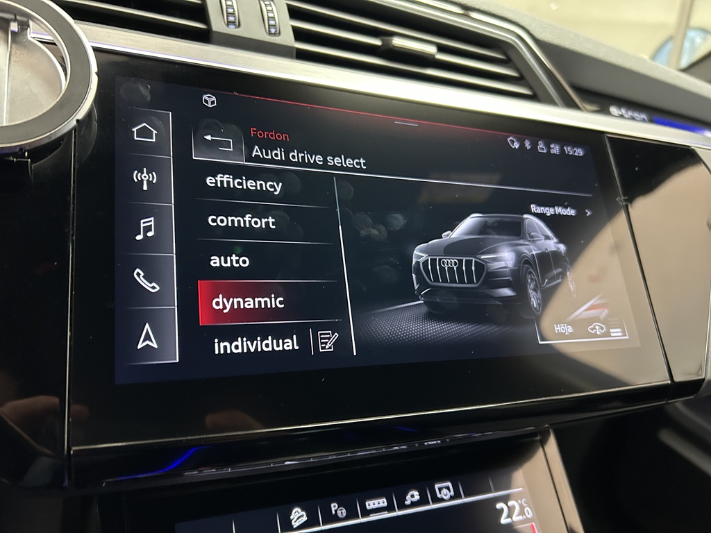 Audi Q8 Sportback e-tron FUA26B