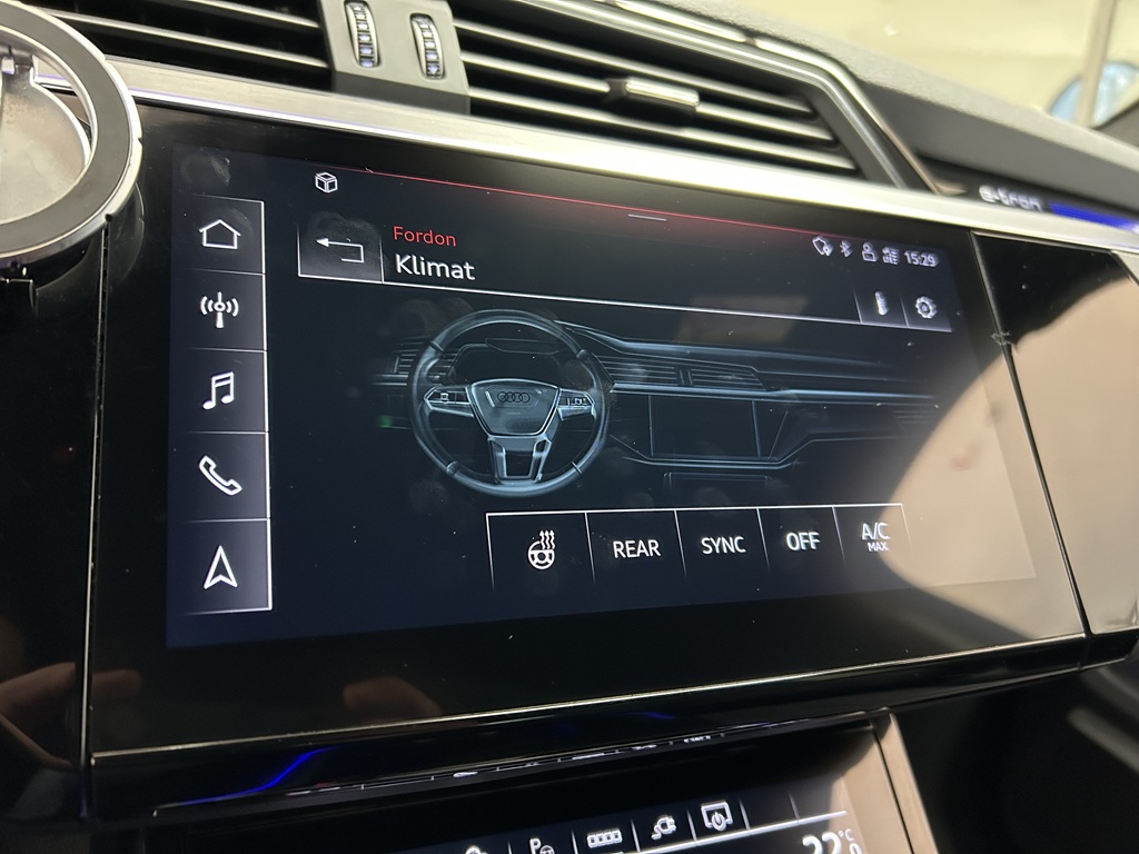 Audi Q8 Sportback e-tron FUA26B