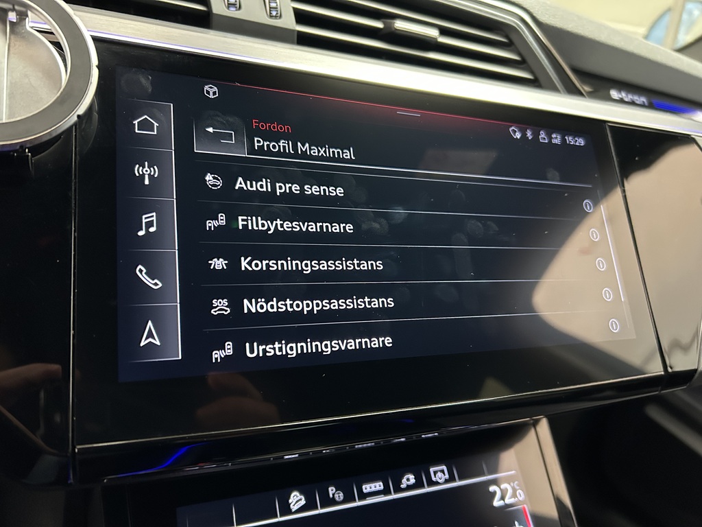 Audi Q8 Sportback e-tron FUA26B