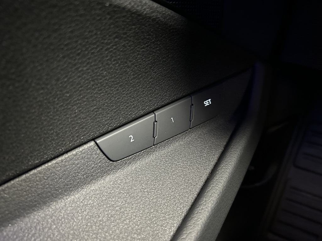 Audi Q8 Sportback e-tron FUA26B