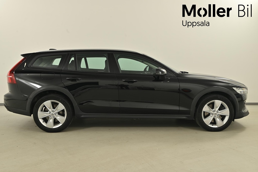 Volvo V60 Cross Country FYM06F