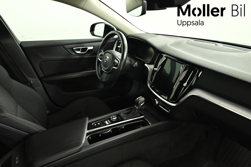 Volvo V60 Cross Country FYM06F
