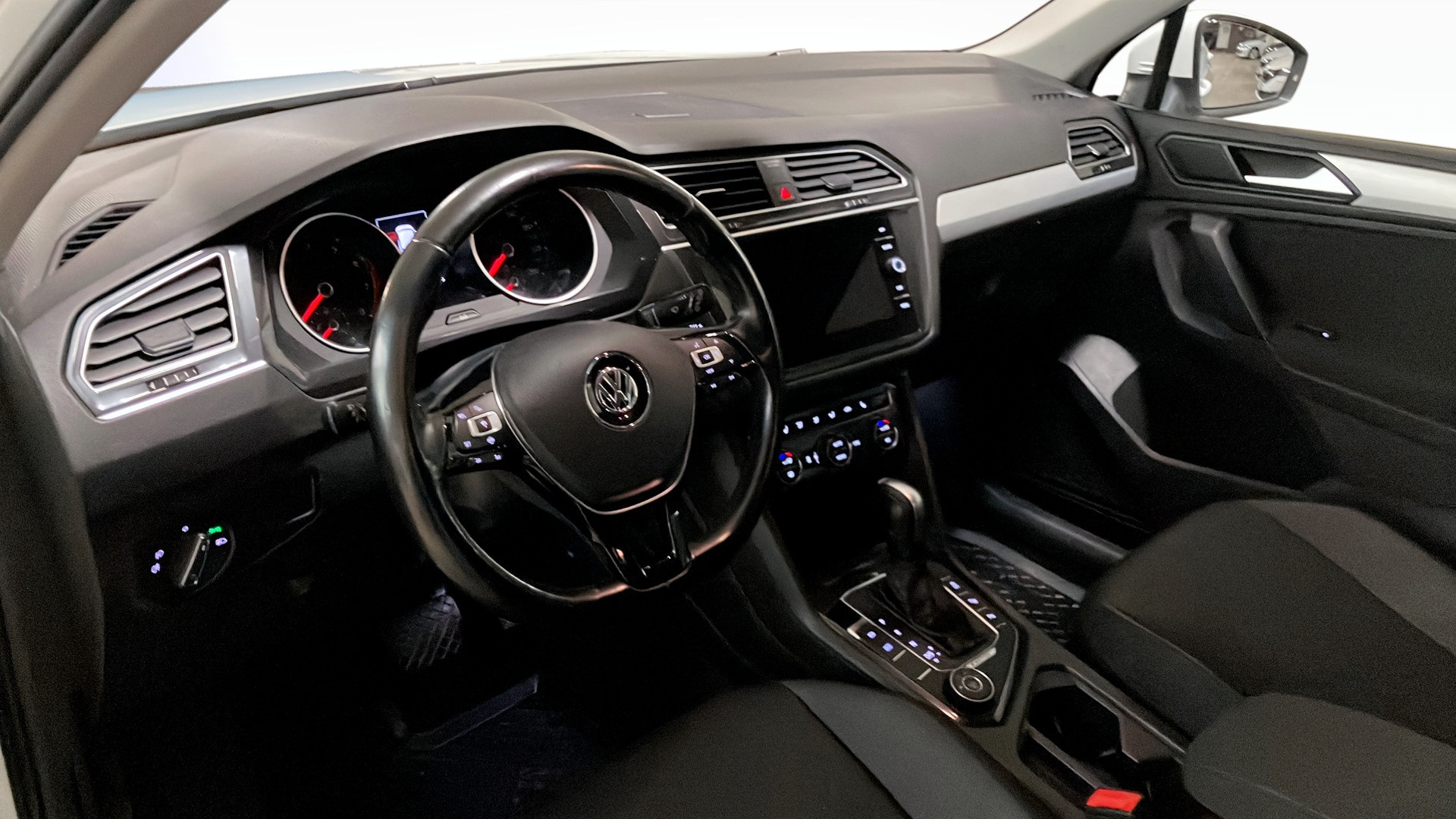 Volkswagen Tiguan FZF86Z
