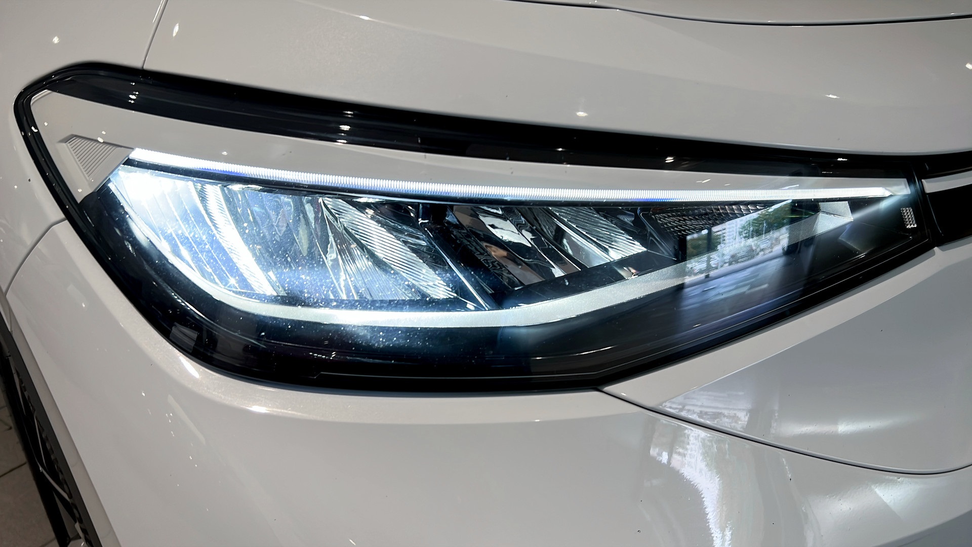Volkswagen ID.4 FZJ01U