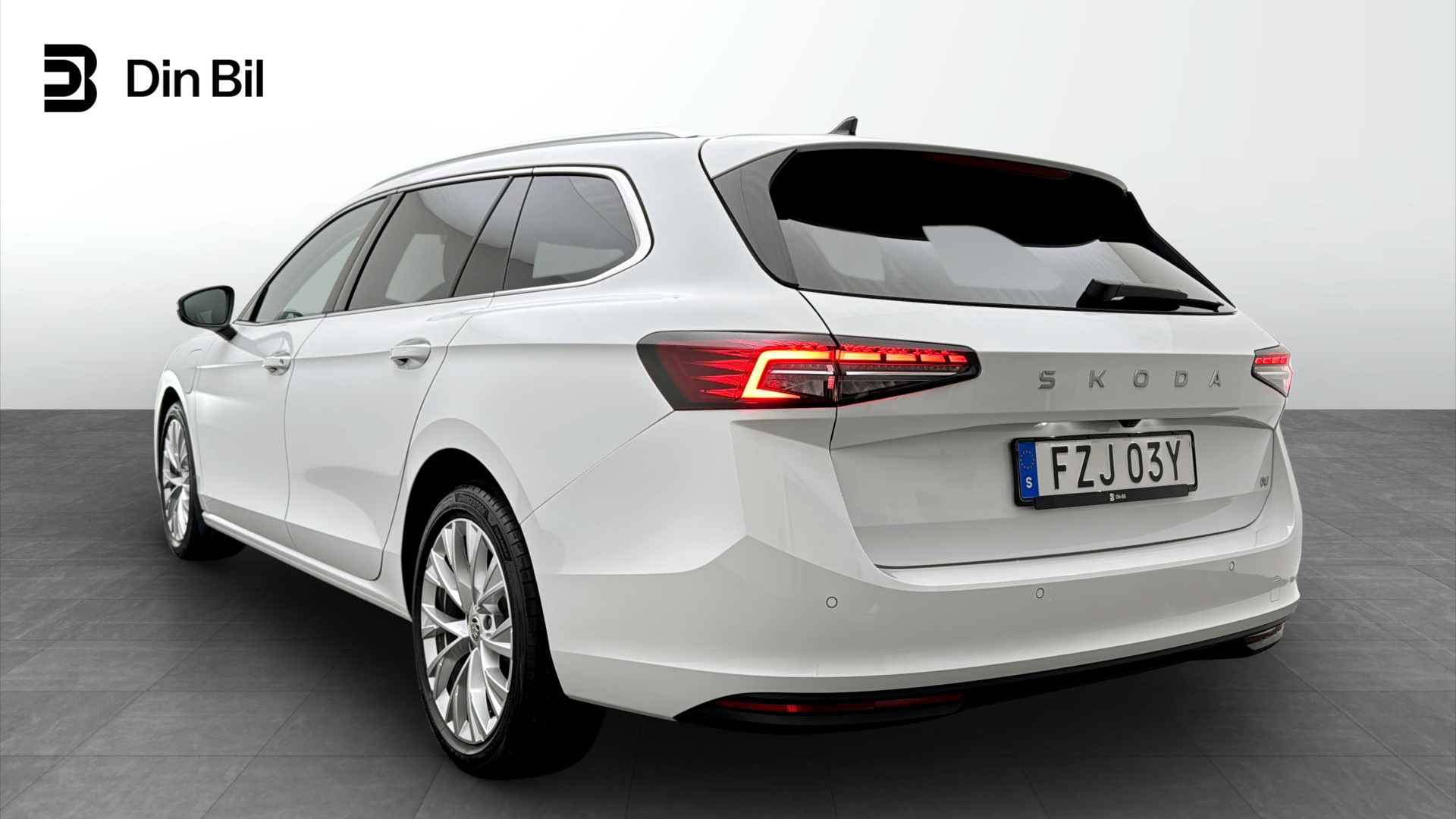 Skoda Superb Combi FZJ03Y