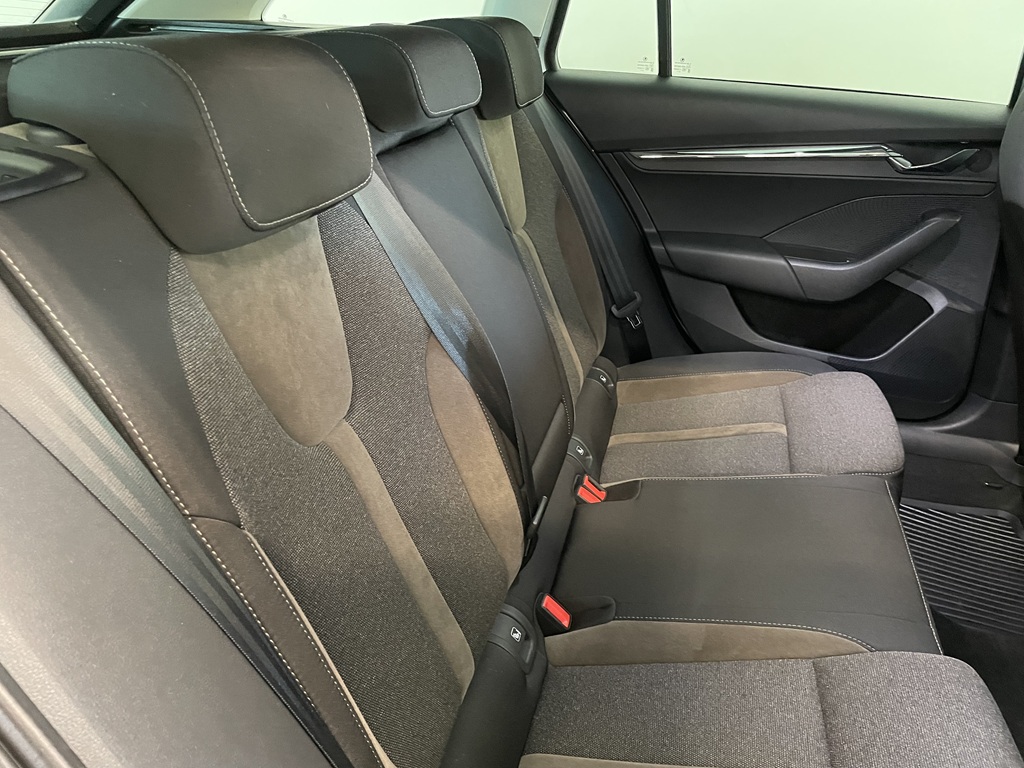 Skoda Octavia Combi GBD73D