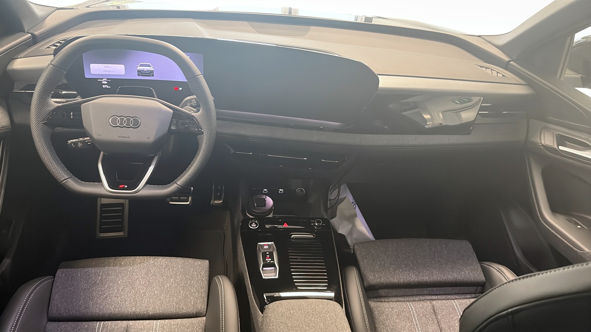 Audi Q6 e-tron GBU84P