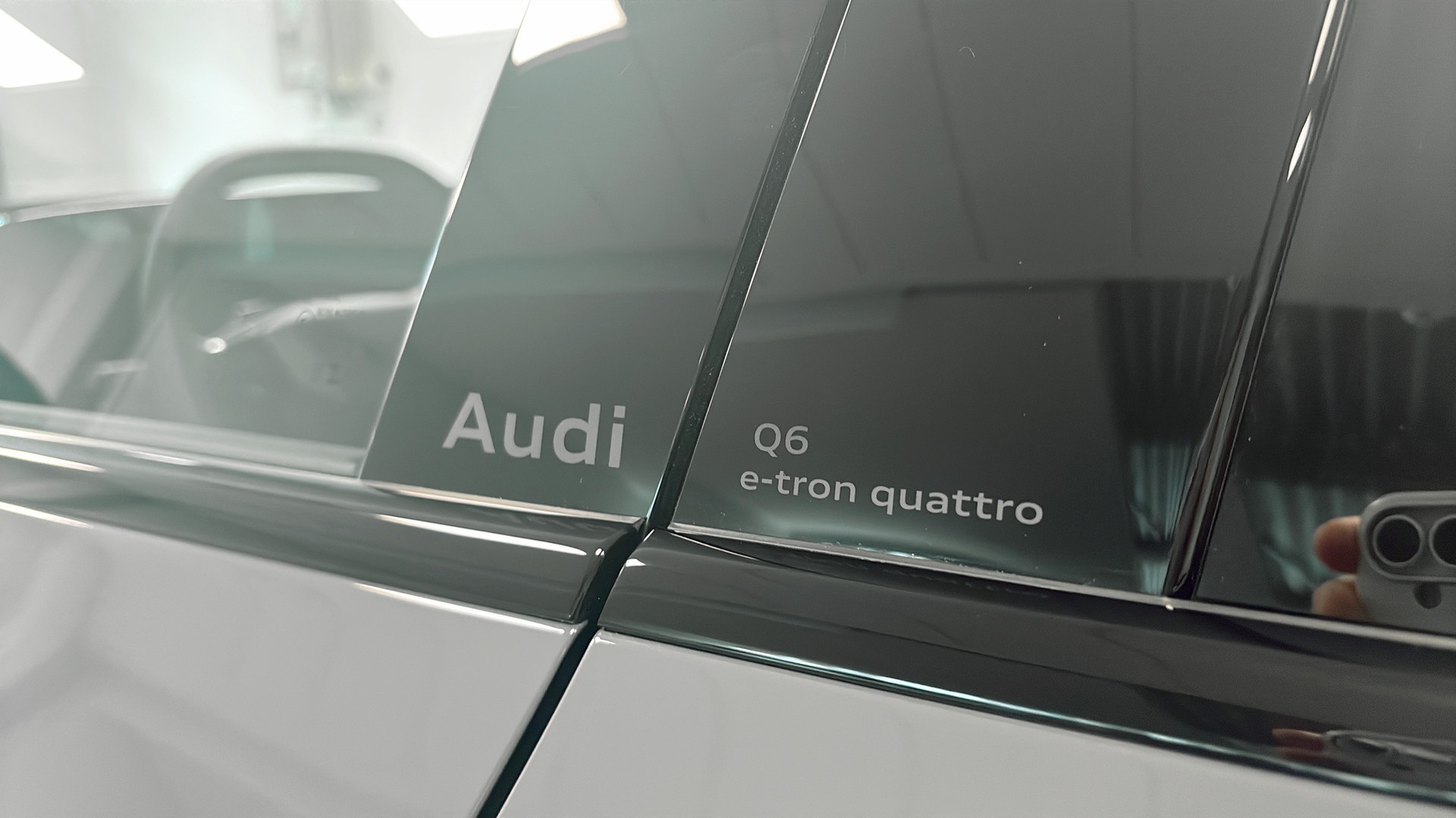 Audi Q6 e-tron GBU84P
