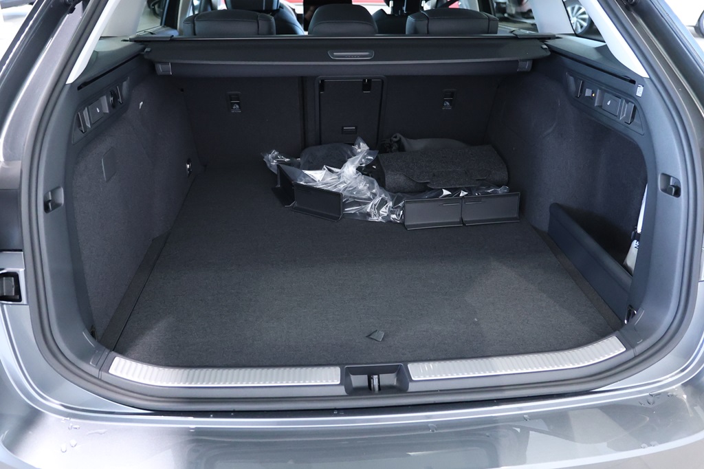 Skoda Superb Combi GCU30F