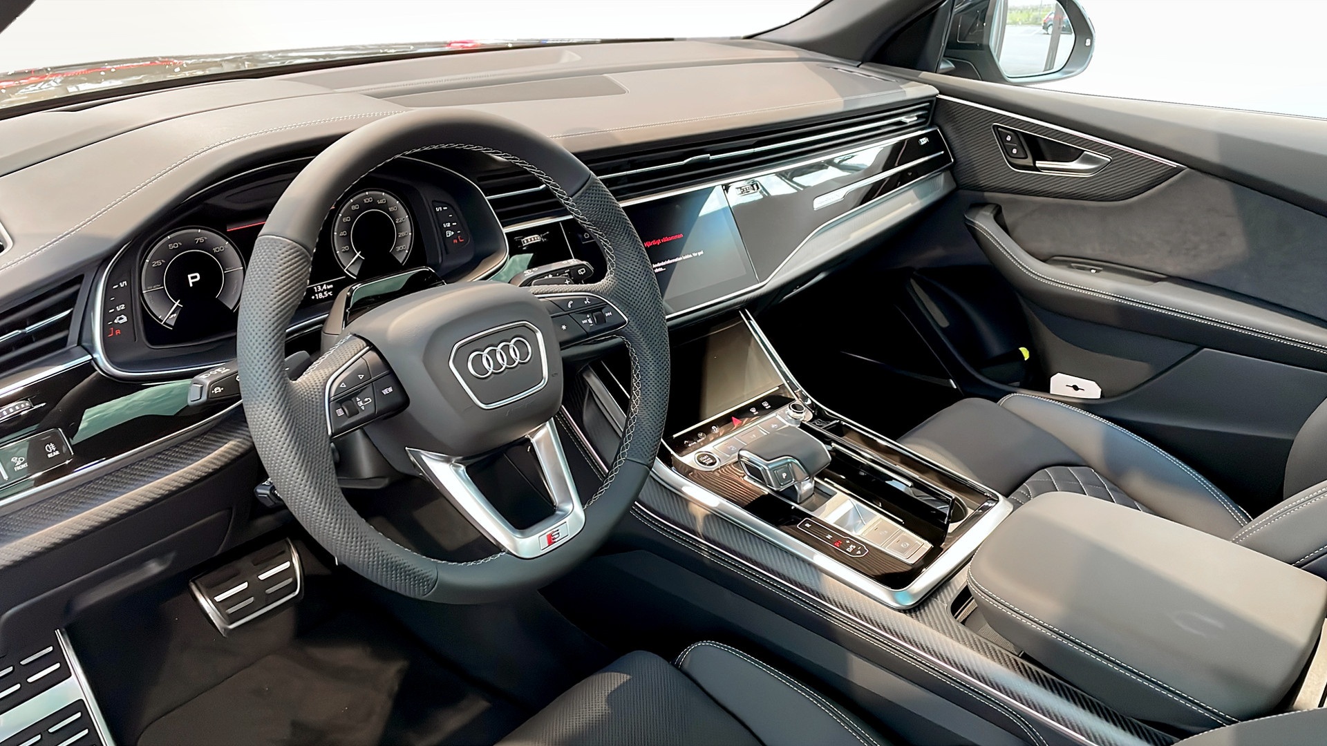 Audi Q8 GDK48Y