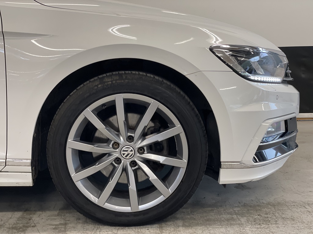 Volkswagen Passat GDK89H