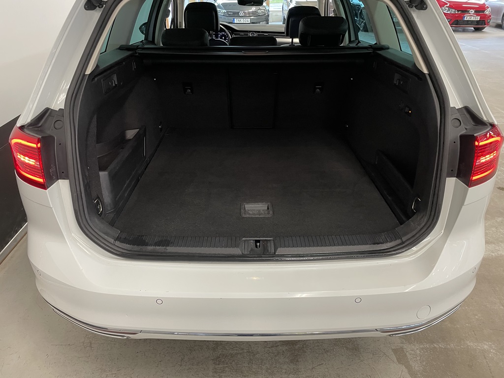 Volkswagen Passat GDK89H