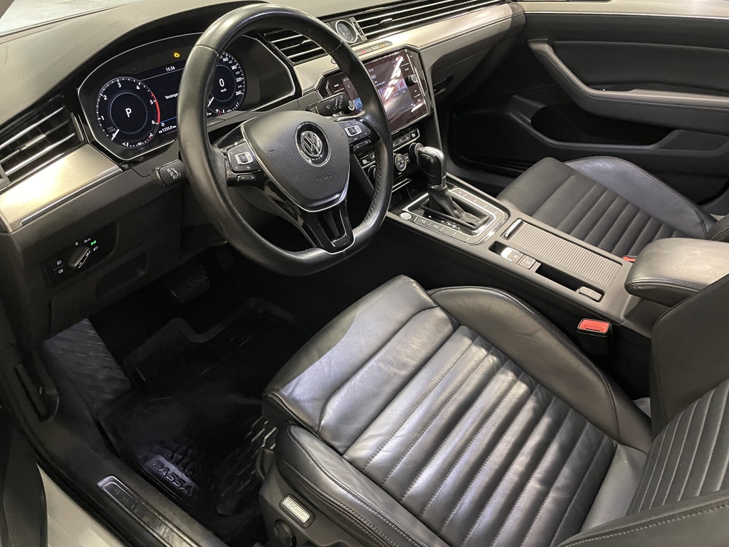 Volkswagen Passat GDK89H