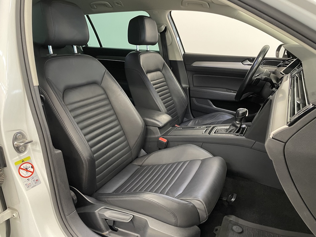 Volkswagen Passat GDK89H