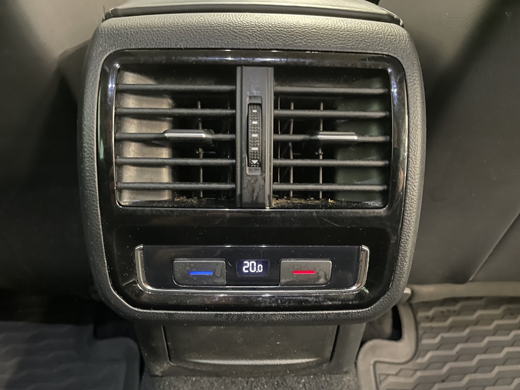 Volkswagen Passat GDK89H