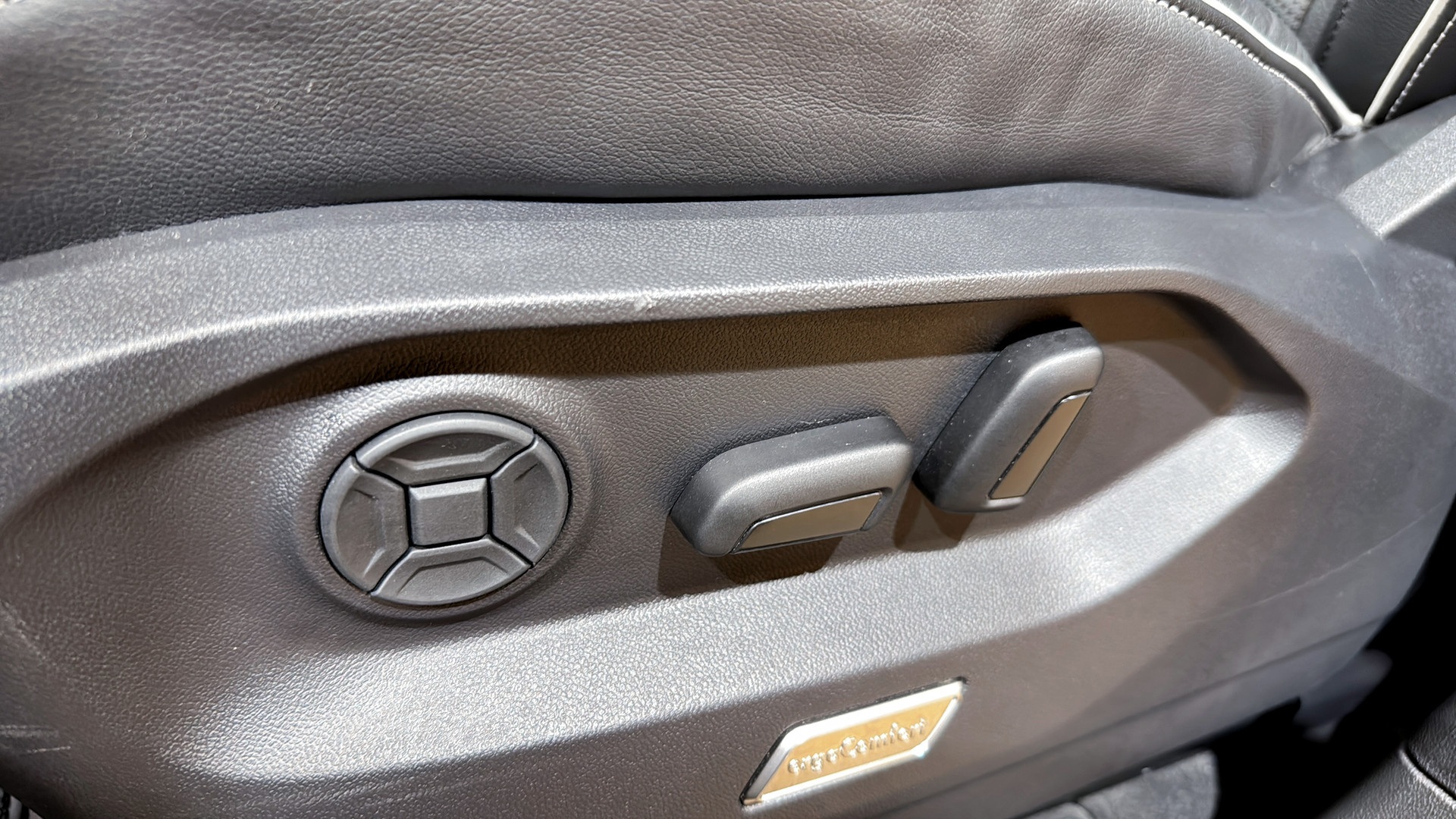 Volkswagen Touareg GFG31M