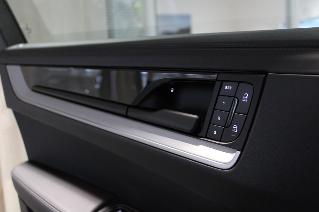 Porsche Cayenne GFH19H