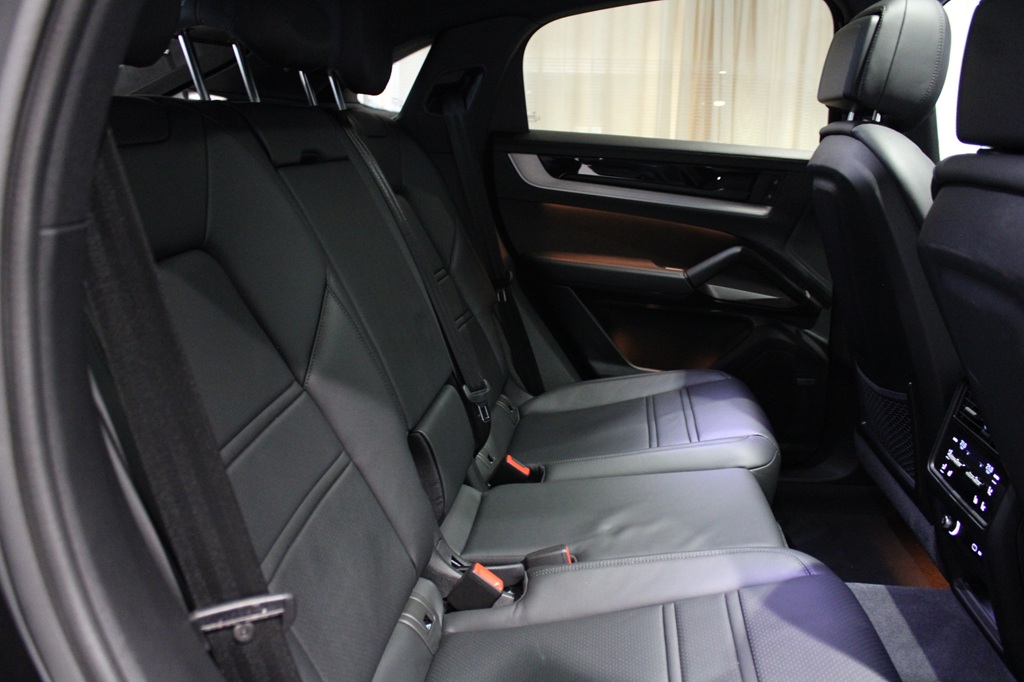Porsche Cayenne GFH19H