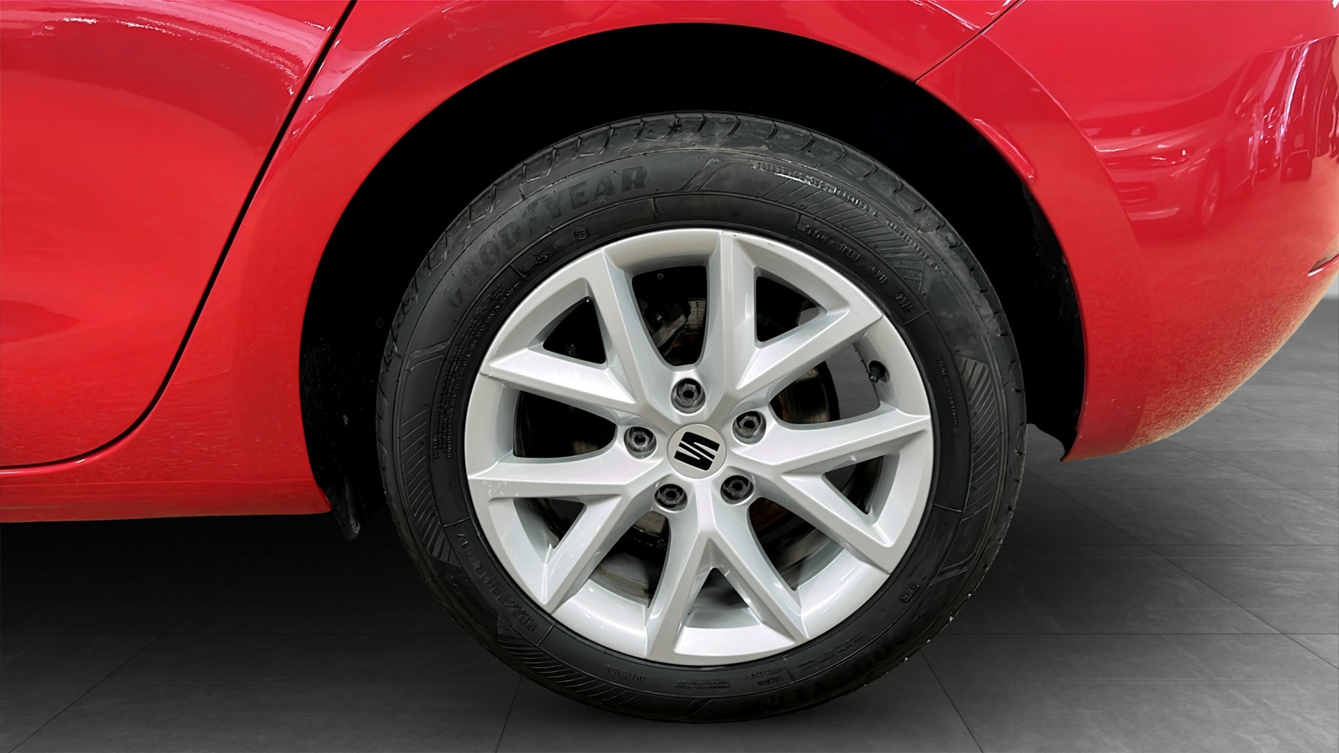 SEAT Leon GHP89K