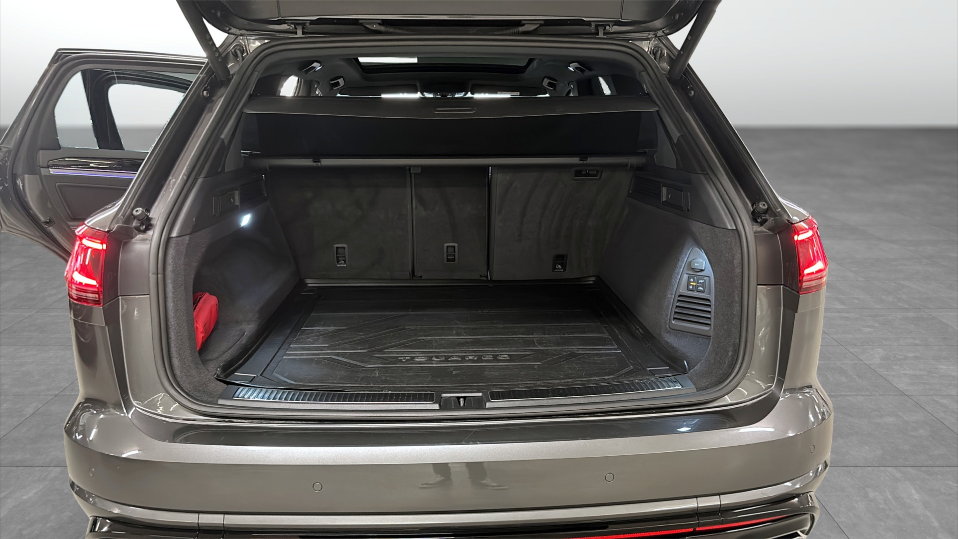 Volkswagen Touareg GJB25G