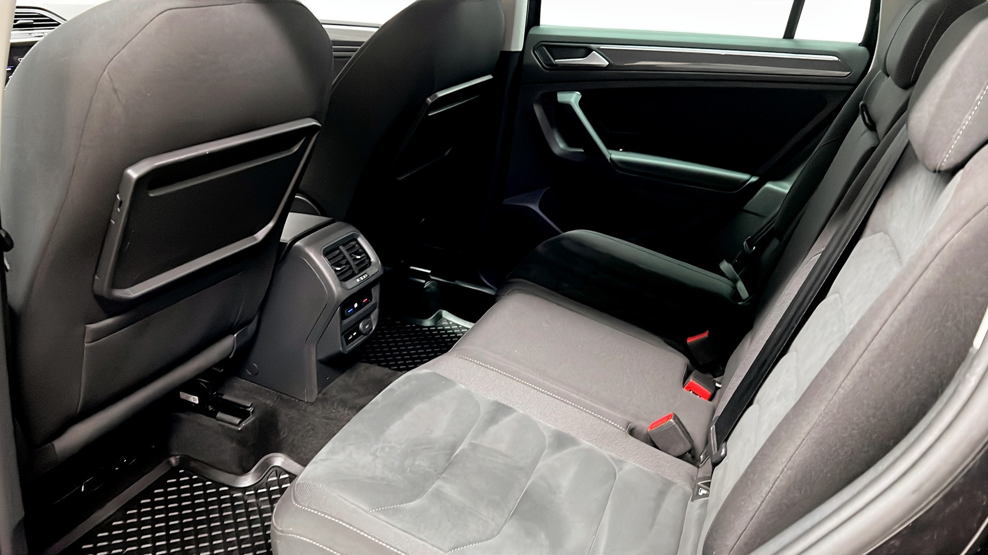 Volkswagen Tiguan GJH27K