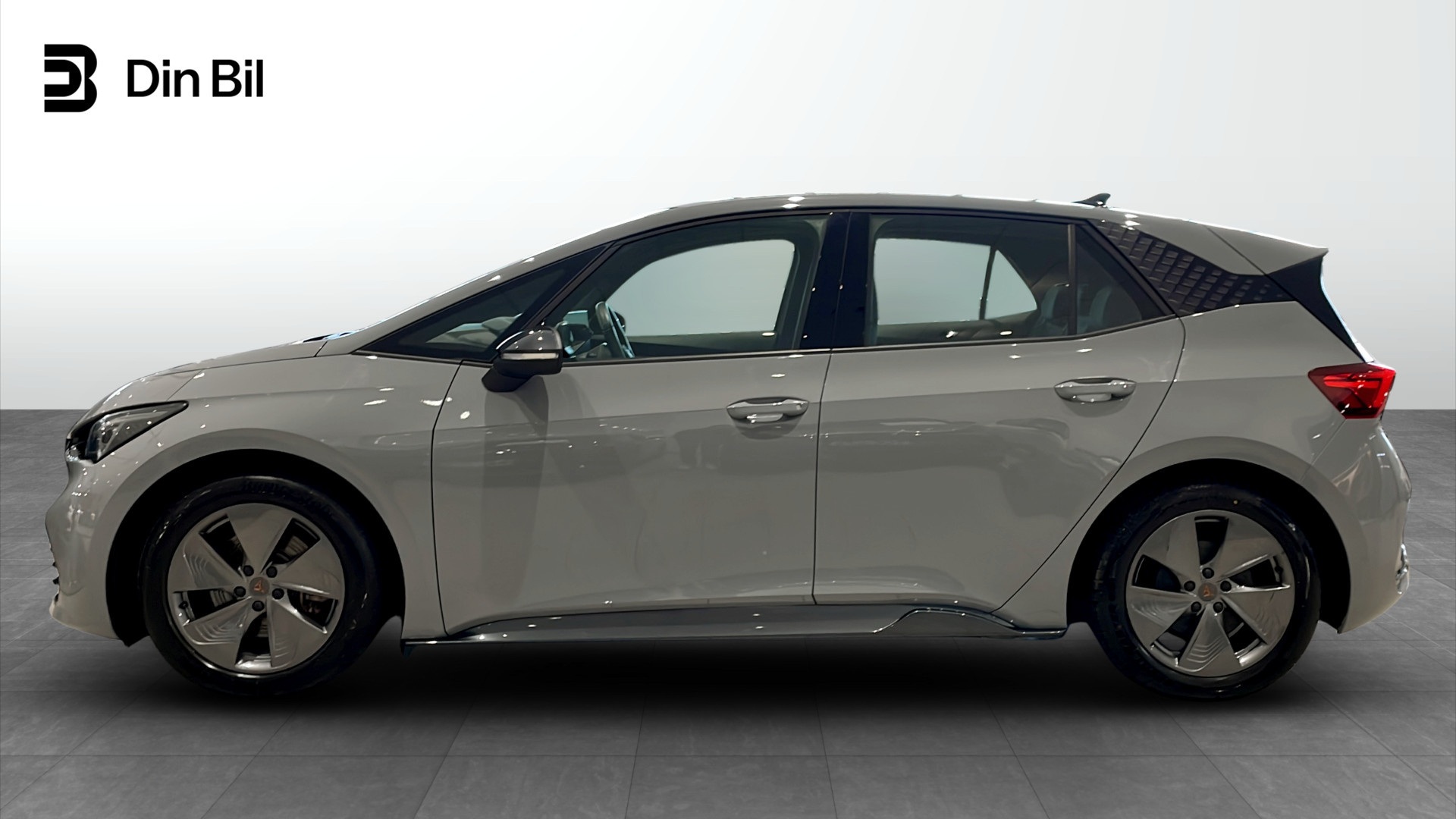 CUPRA Born GKN29H