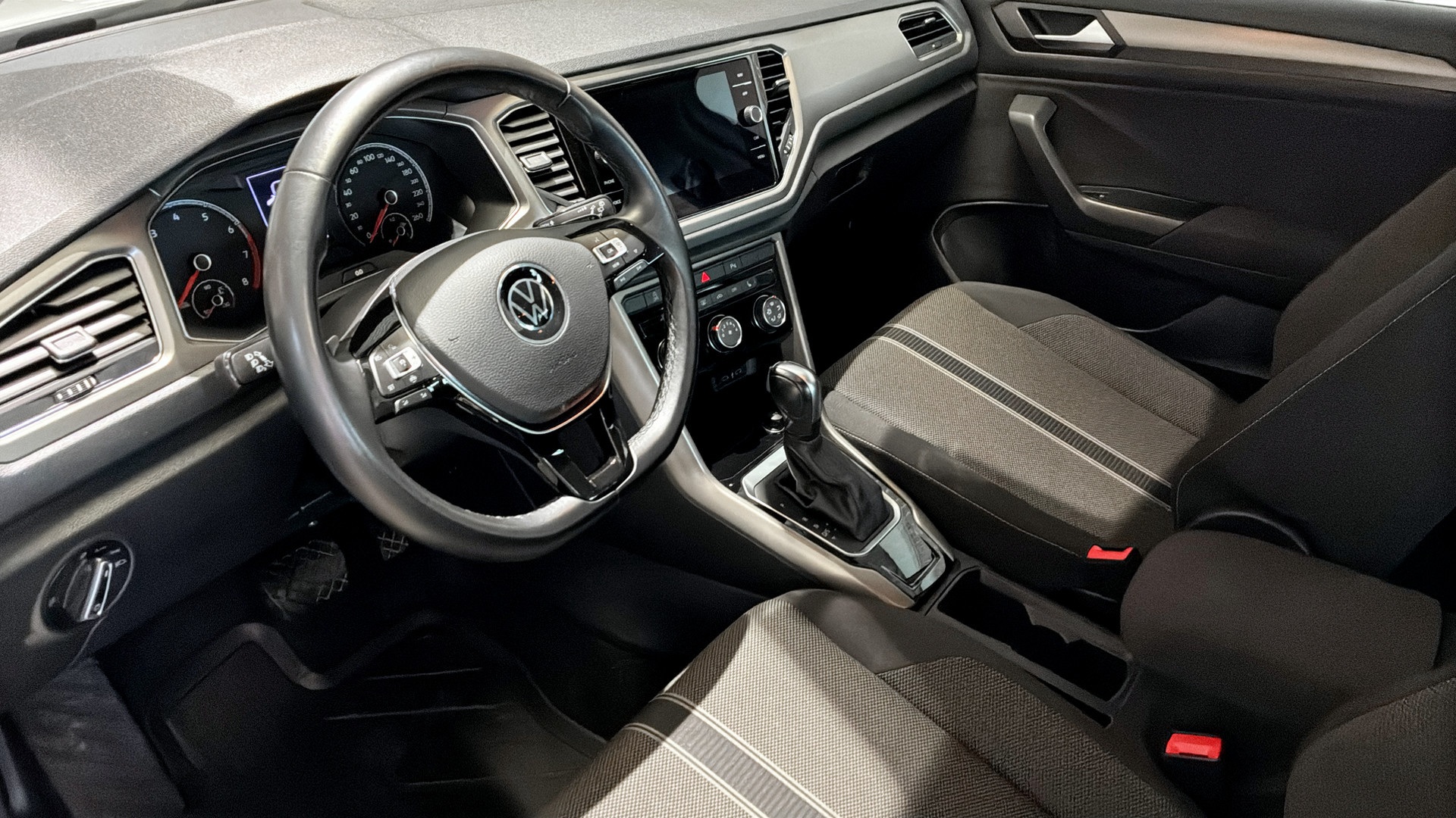 Volkswagen T-Roc GLB97J