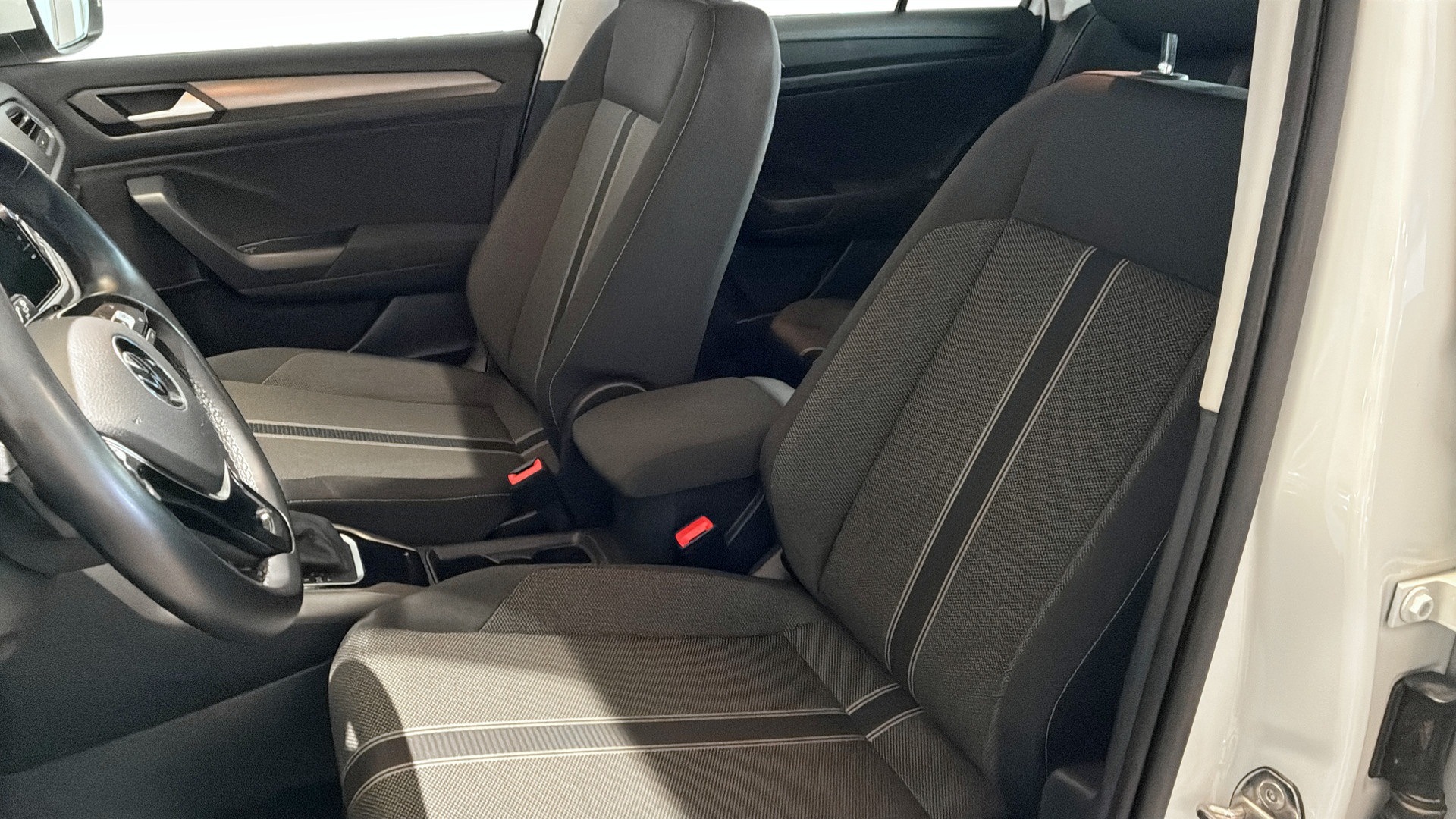 Volkswagen T-Roc GLB97J