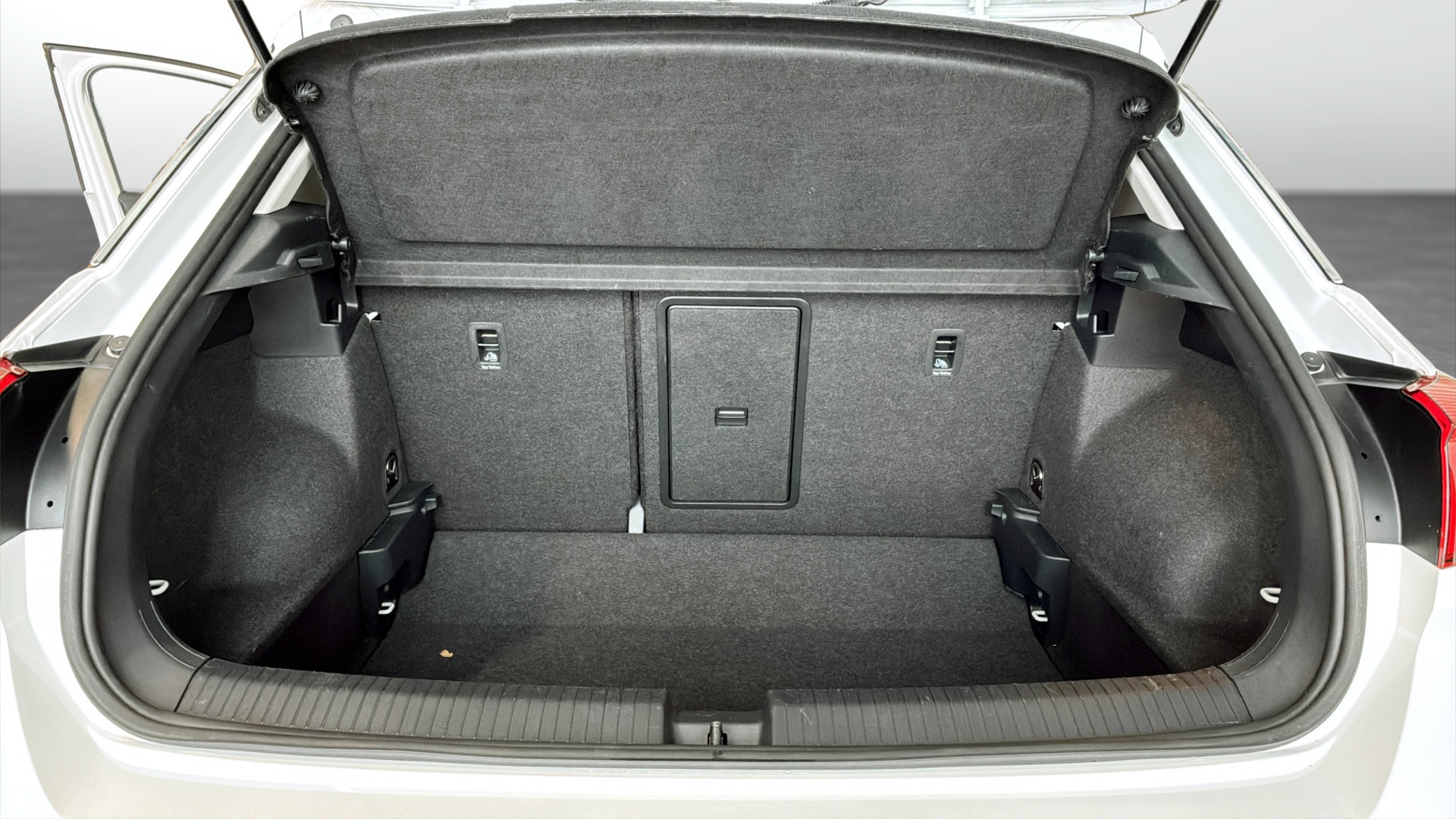 Volkswagen T-Roc GLB97J