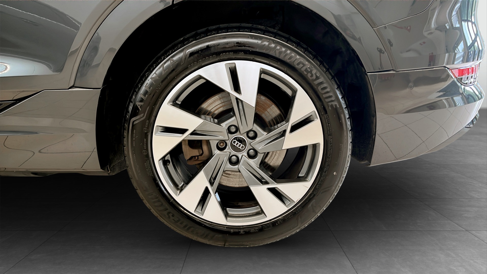 Audi e-tron GLF58Y