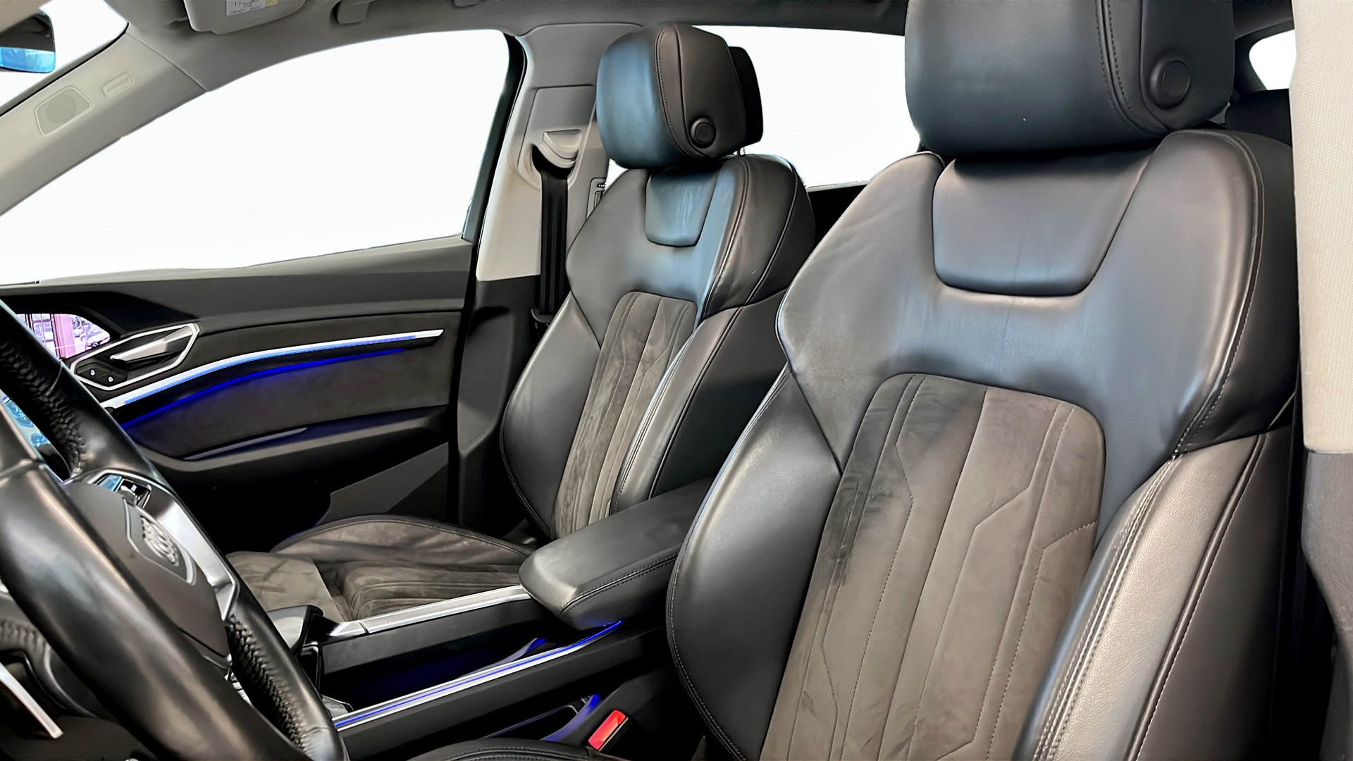 Audi e-tron GLF58Y