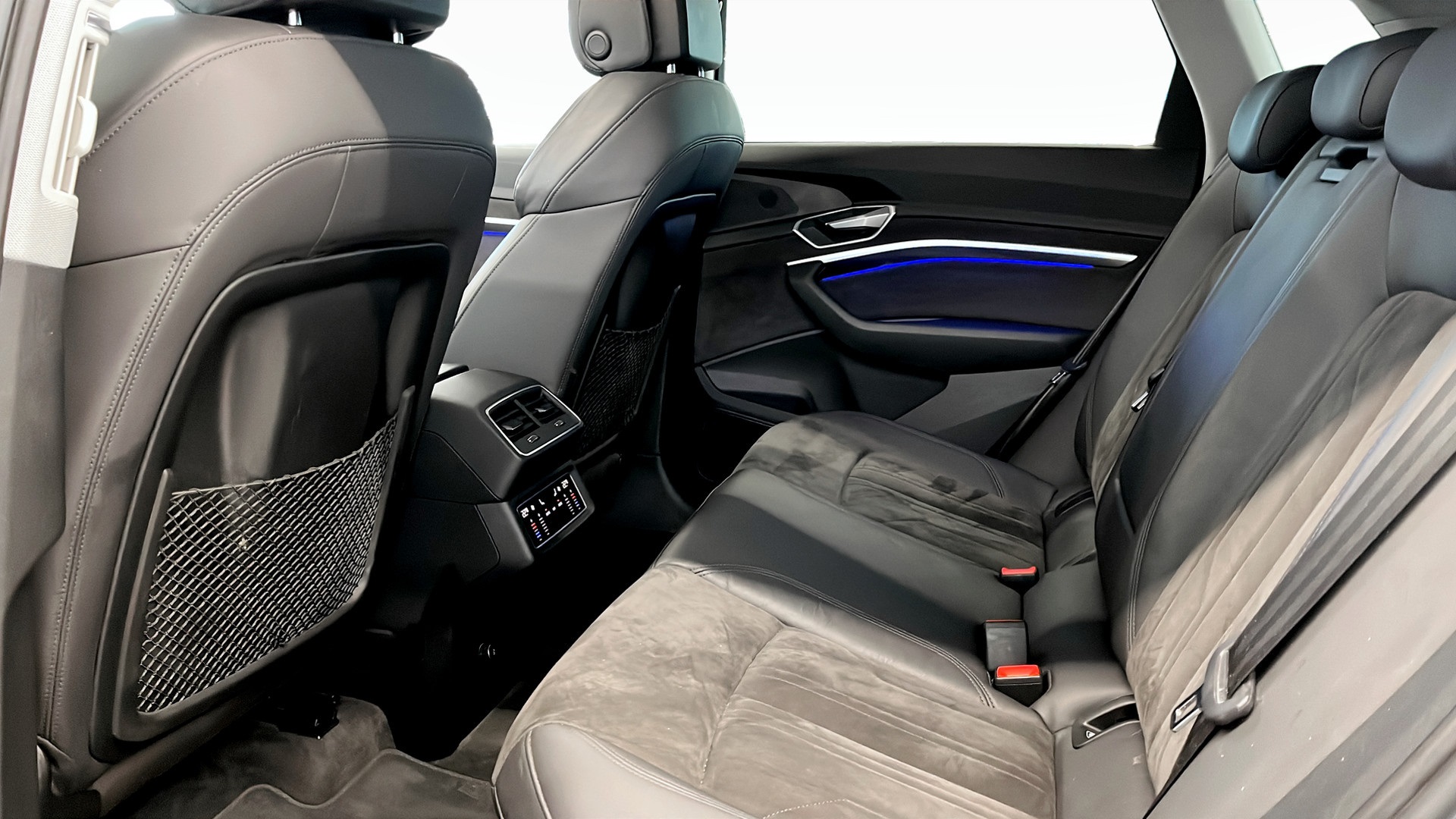 Audi e-tron GLF58Y