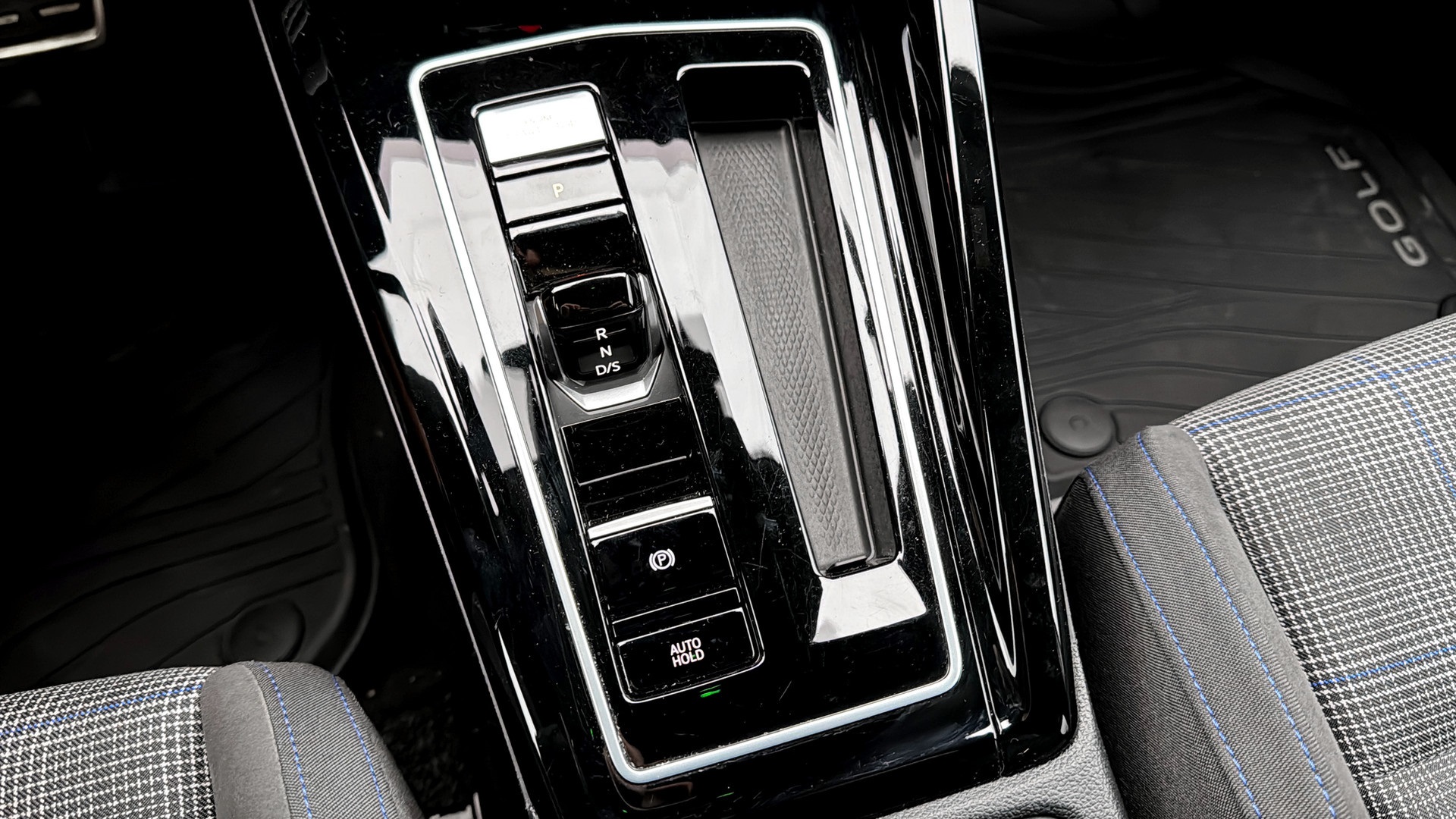 Volkswagen Golf GLN46H
