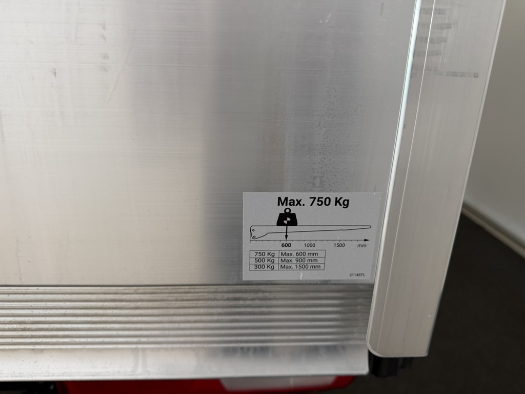 Volkswagen Crafter Skåp kort hjulbas GMG30T