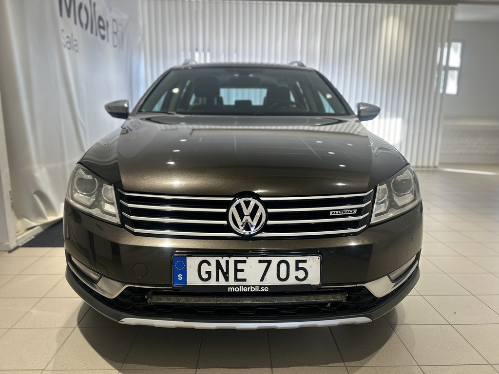 Volkswagen Passat GNE705