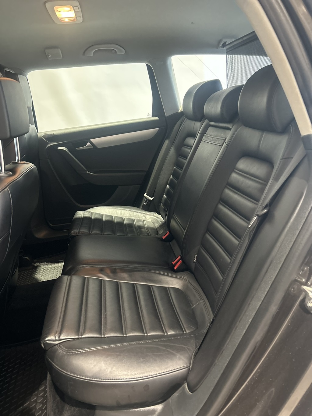 Volkswagen Passat GNE705