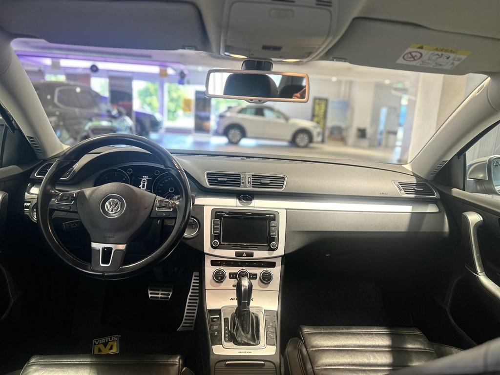Volkswagen Passat GNE705