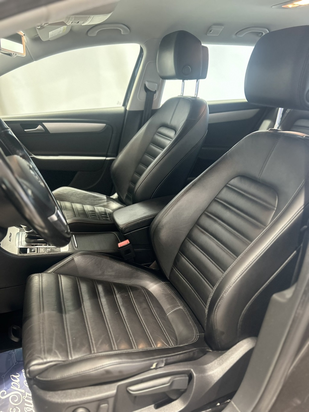 Volkswagen Passat GNE705