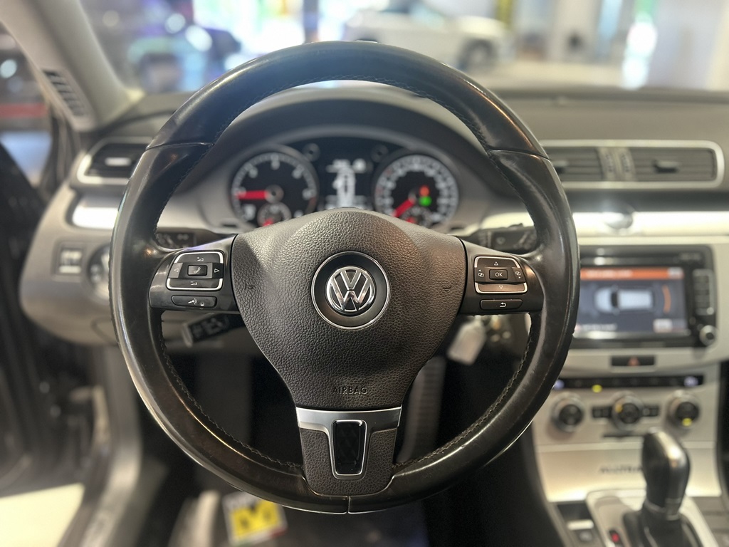 Volkswagen Passat GNE705