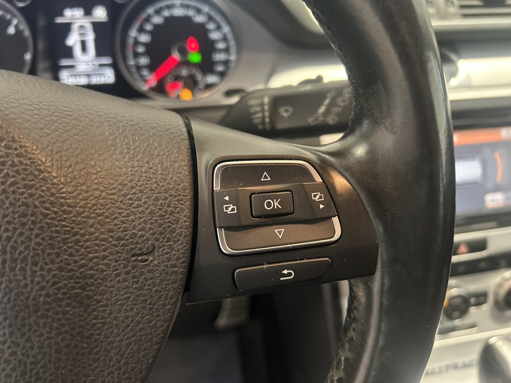 Volkswagen Passat GNE705